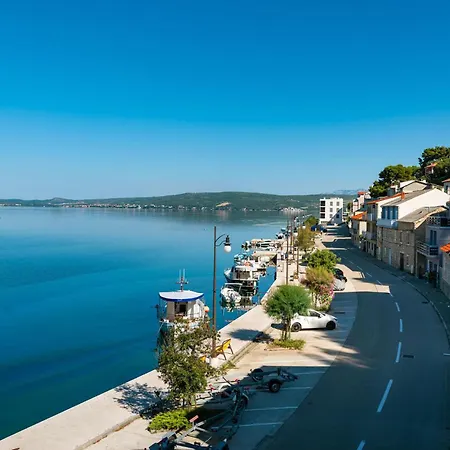 Cozy In Novigrad With Kitchen Apartment Novigrad (Dalmatia)