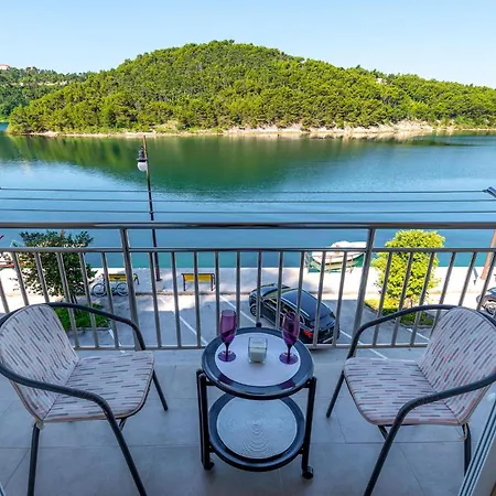 Cozy In Novigrad With Kitchen Apartment Novigrad (Dalmatia)
