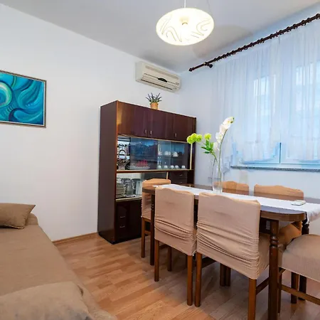 Apartmán Cozy In Novigrad With Kitchen Novigrad (Dalmatia)