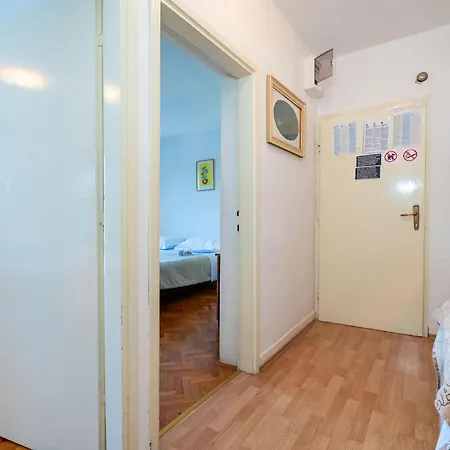 Cozy In Novigrad With Kitchen *