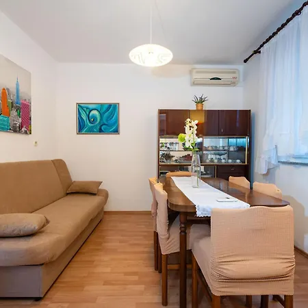 Cozy In Novigrad With Kitchen * Novigrad (Dalmatia)